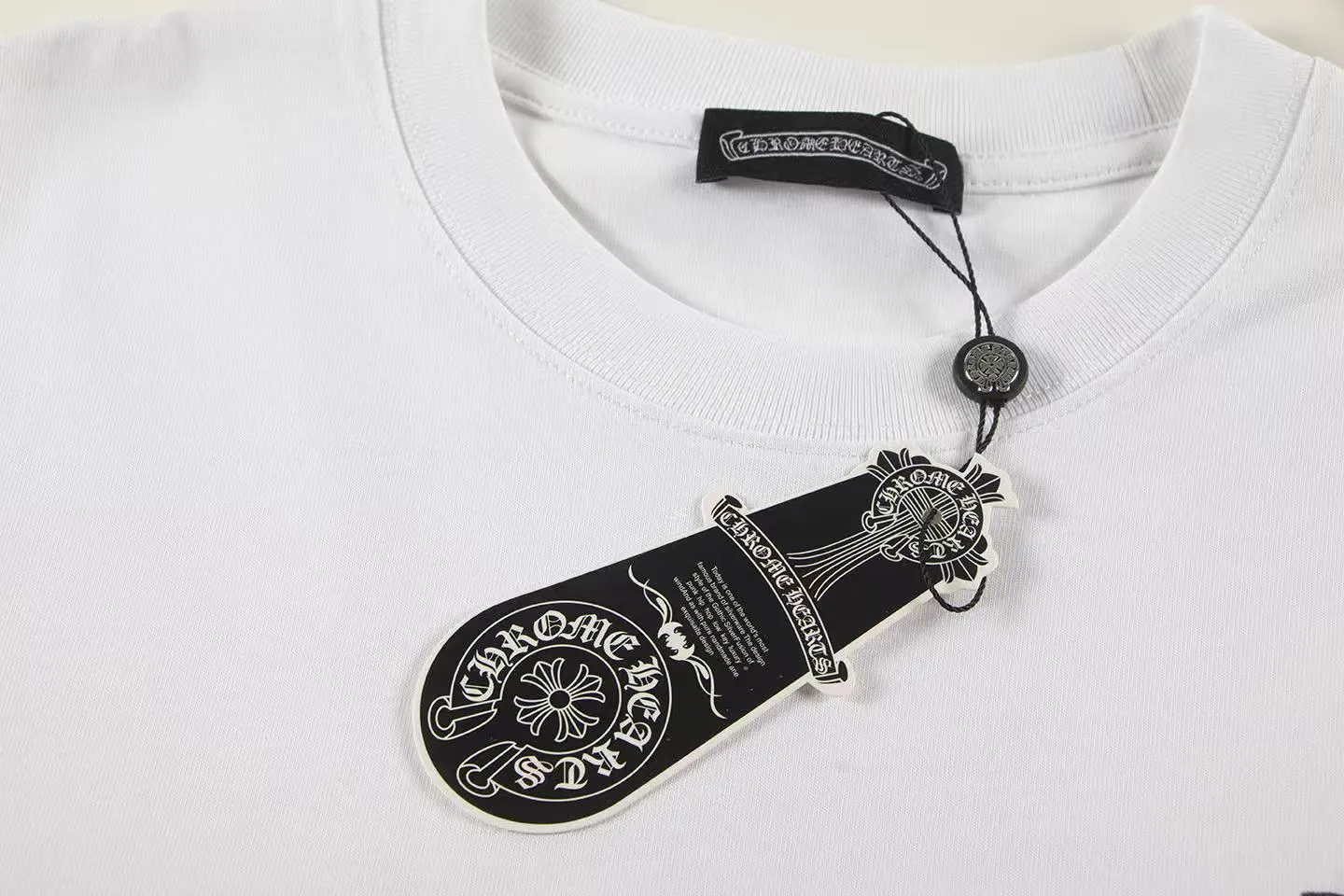 🅿️146 Style: 2025 new Croix Heart short-sleeved T-shirt Material: High version 300g double yarn combed cotton Size: S～XL Color: White Style number: Z020